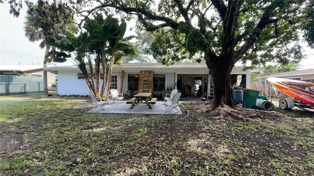 2215 41st Terrace SW Naples FL 34116