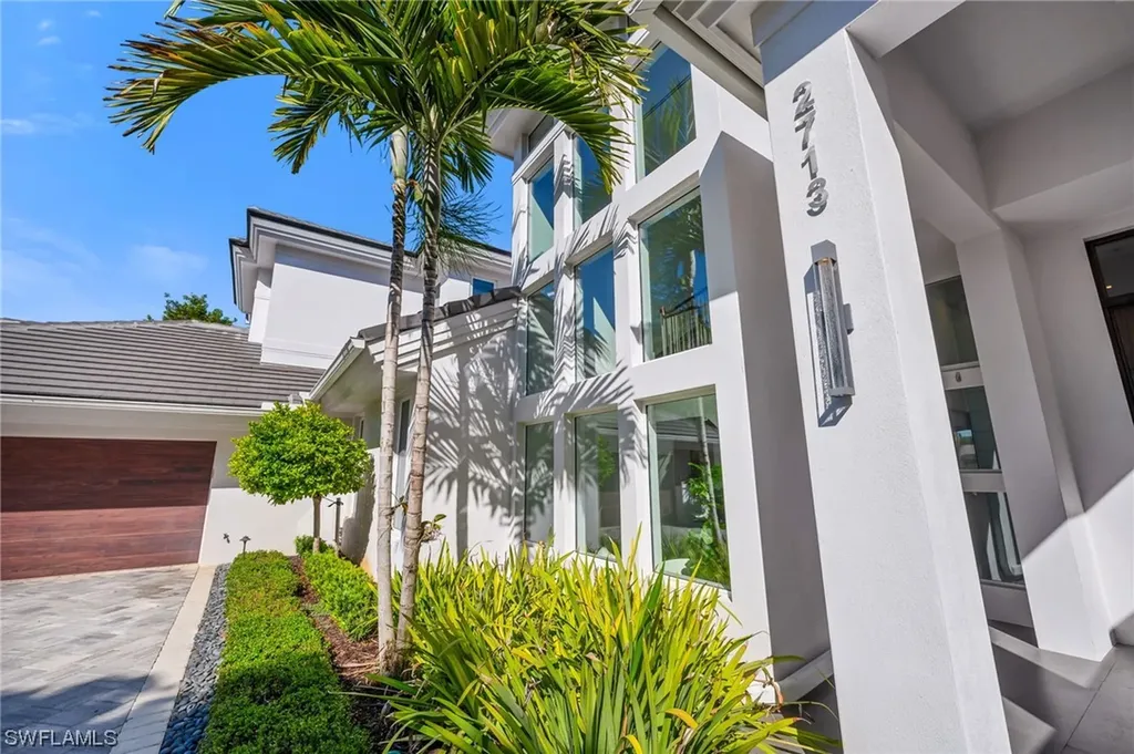 2713 Buckthorn Way Naples FL 34105