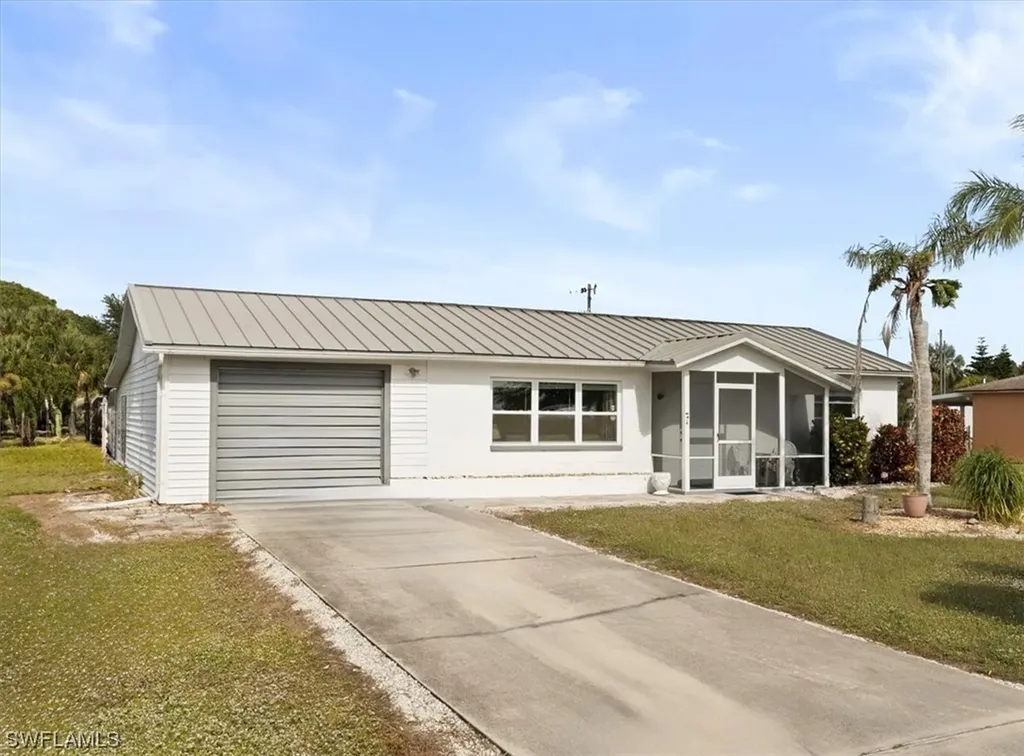 208 Lincoln Boulevard Lehigh Acres FL 33936
