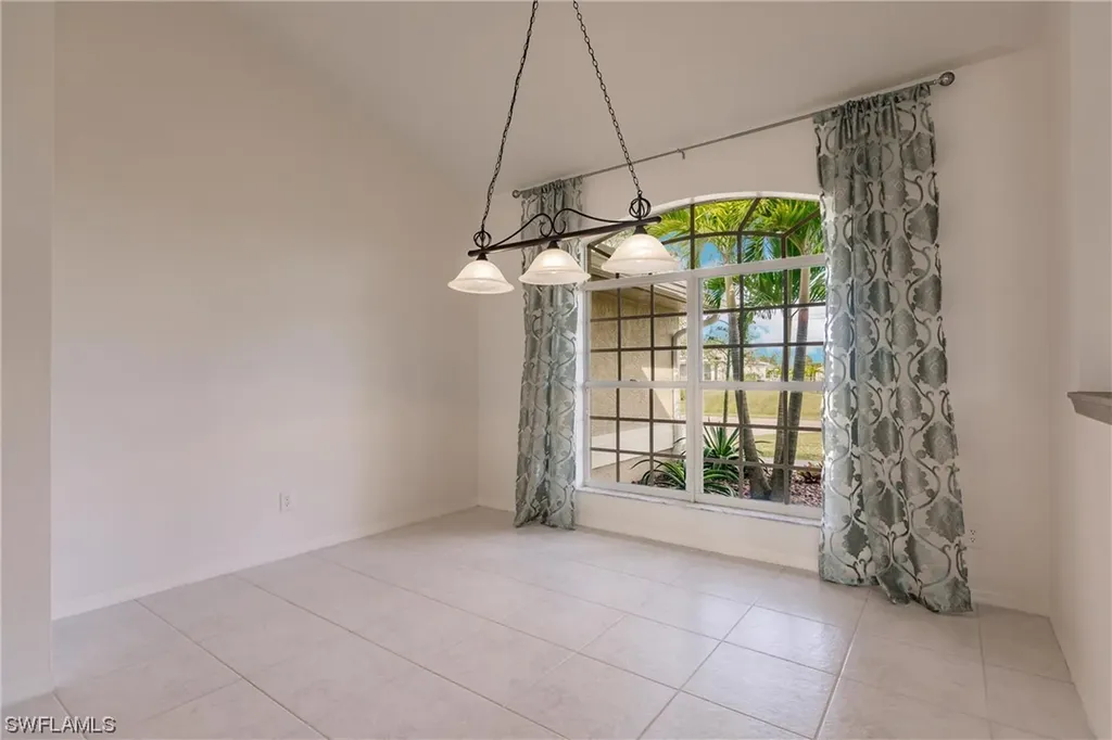 1520 NE 33rd Lane Cape Coral FL 33909