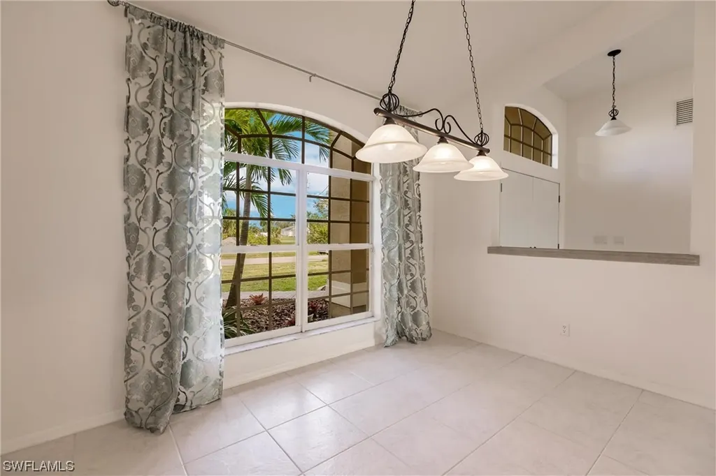 1520 NE 33rd Lane Cape Coral FL 33909