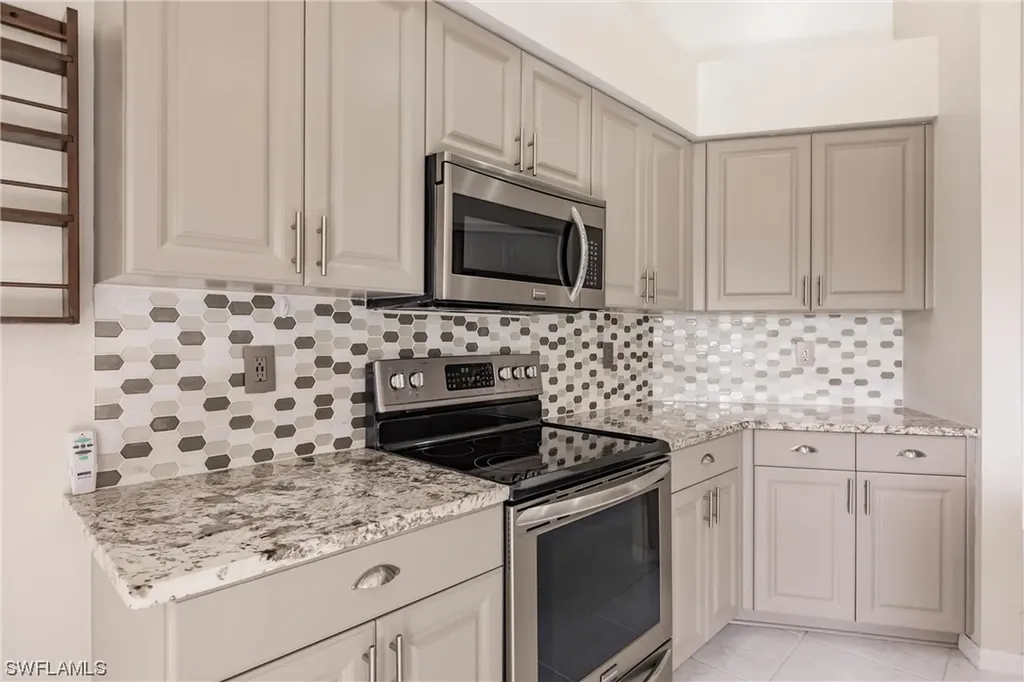 1520 NE 33rd Lane Cape Coral FL 33909