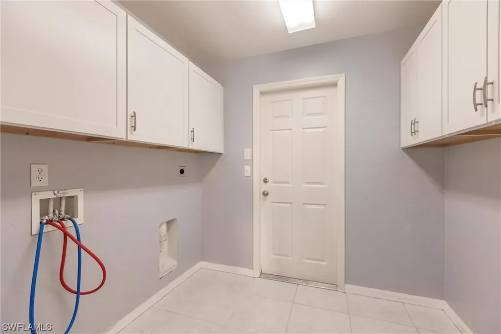 1520 NE 33rd Lane Cape Coral FL 33909