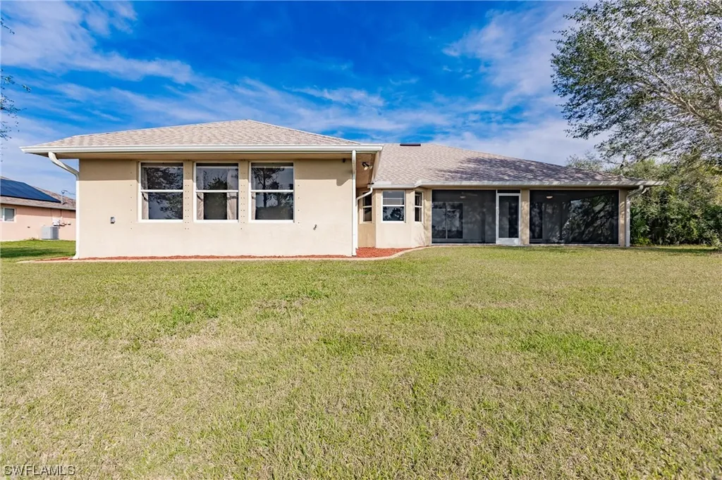1520 NE 33rd Lane Cape Coral FL 33909