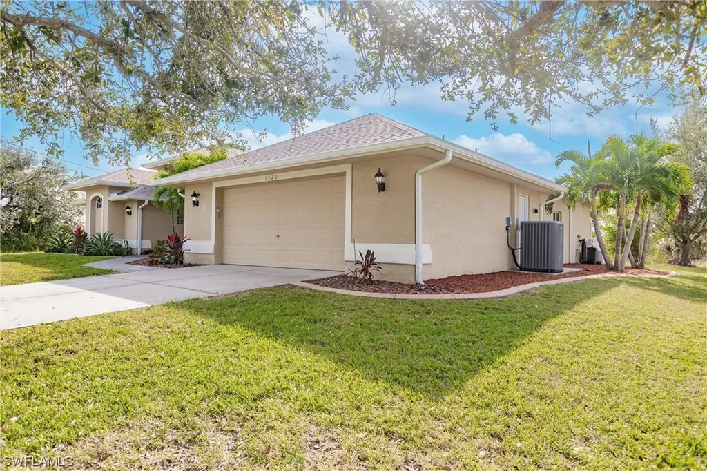 1520 NE 33rd Lane Cape Coral FL 33909
