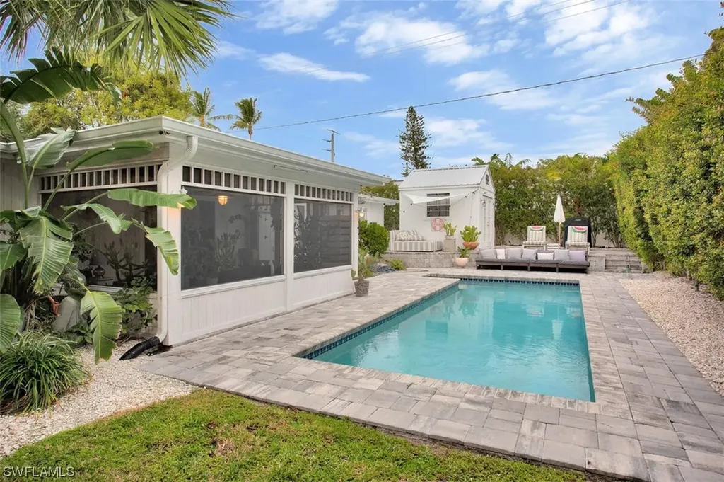 540 7th Street N Naples FL 34102