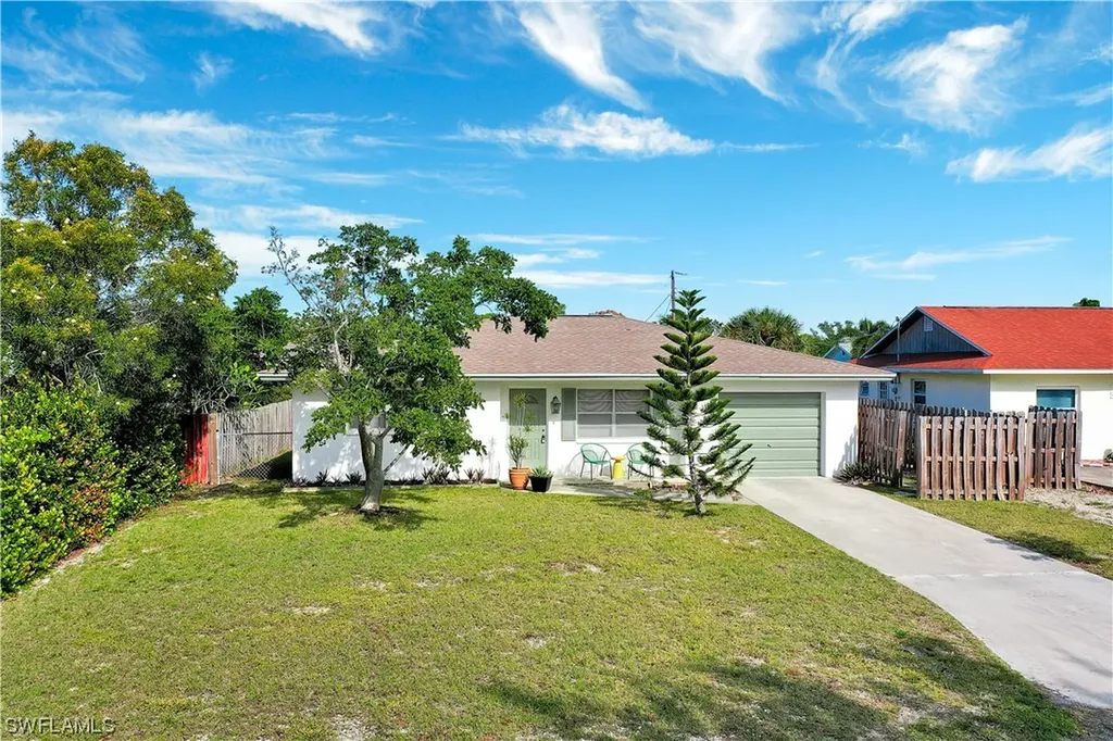 Bonita Springs FL, 59 2ND Street