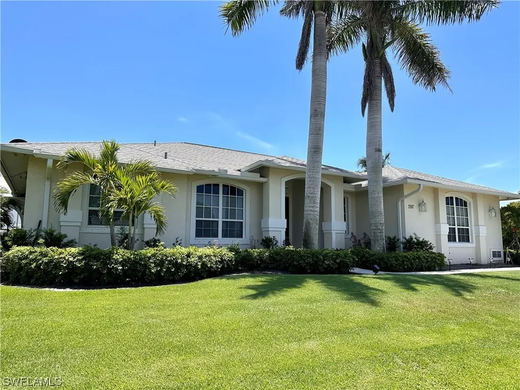 797 Apple Court Marco Island FL 34145