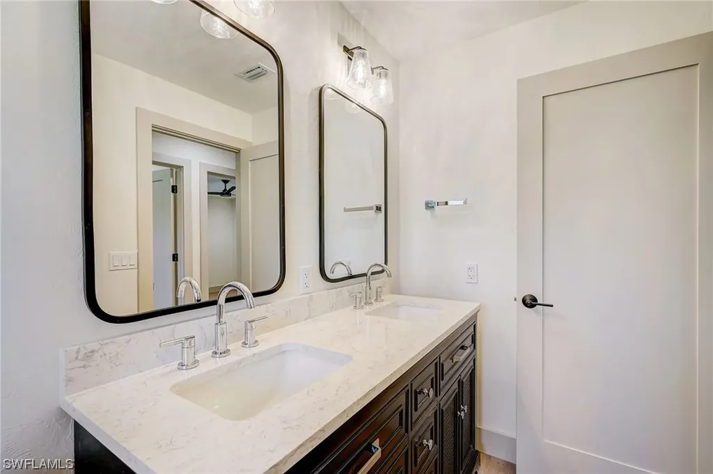 3729 Liberty Square Fort Myers FL 33908