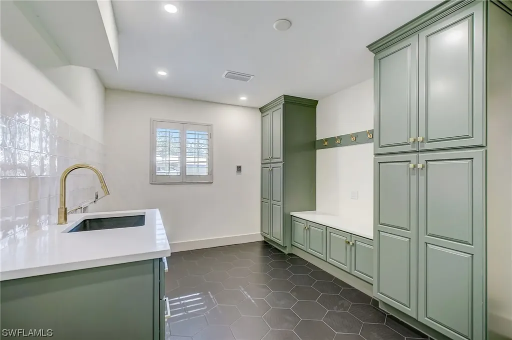 3729 Liberty Square Fort Myers FL 33908