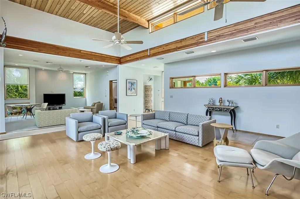 558 N Yachtsman Drive Sanibel FL 33957