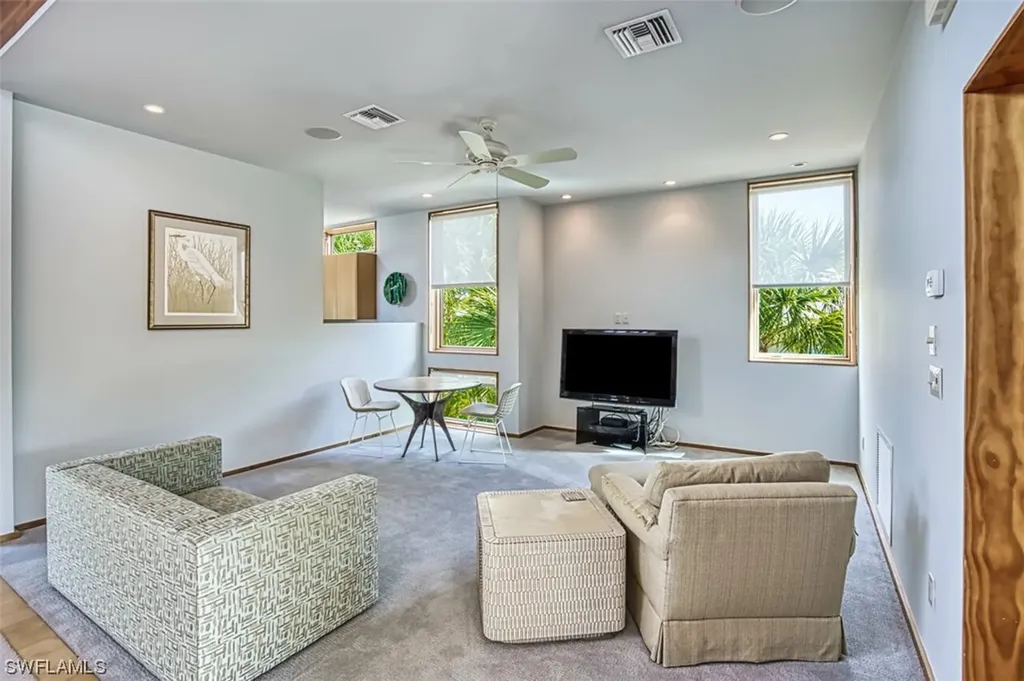 558 N Yachtsman Drive Sanibel FL 33957