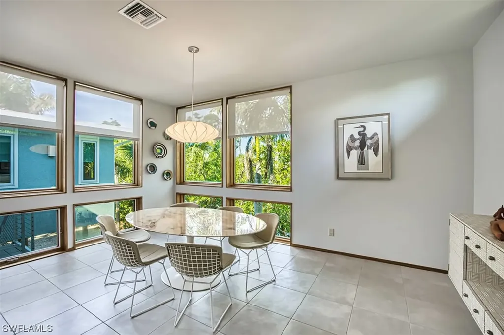 558 N Yachtsman Drive Sanibel FL 33957