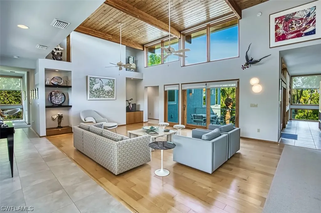 558 N Yachtsman Drive Sanibel FL 33957