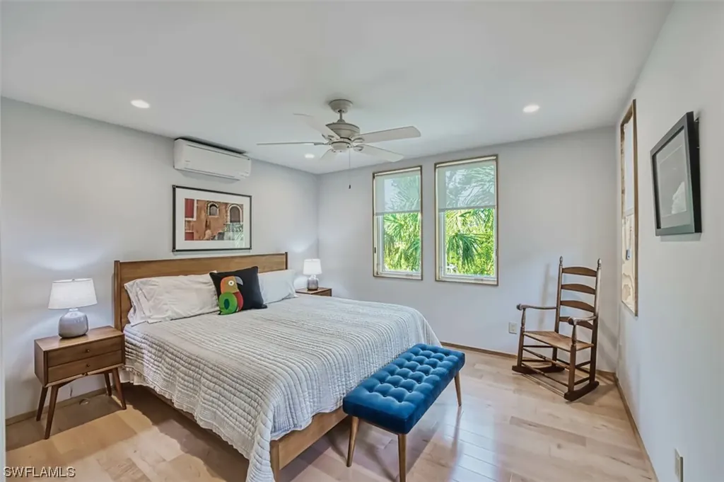 558 N Yachtsman Drive Sanibel FL 33957