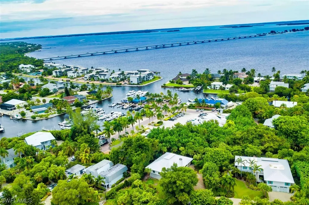 558 N Yachtsman Drive Sanibel FL 33957
