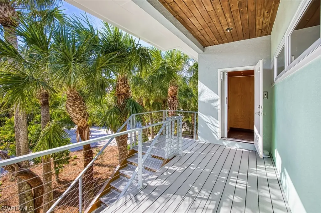 558 N Yachtsman Drive Sanibel FL 33957