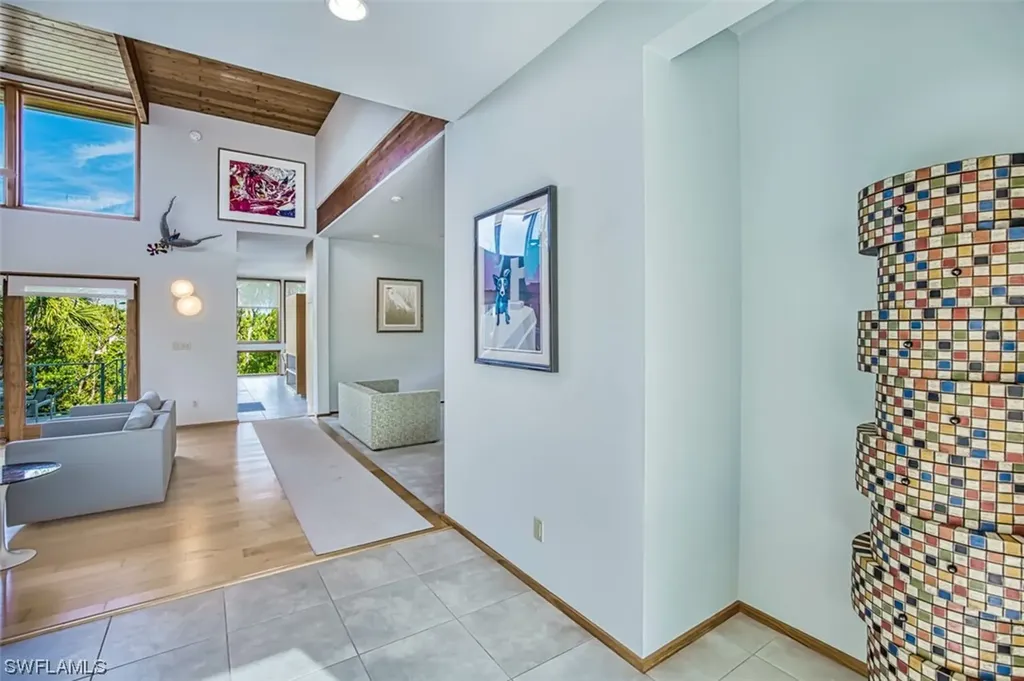 558 N Yachtsman Drive Sanibel FL 33957