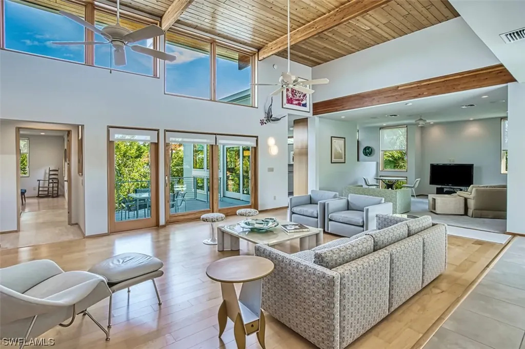 558 N Yachtsman Drive Sanibel FL 33957