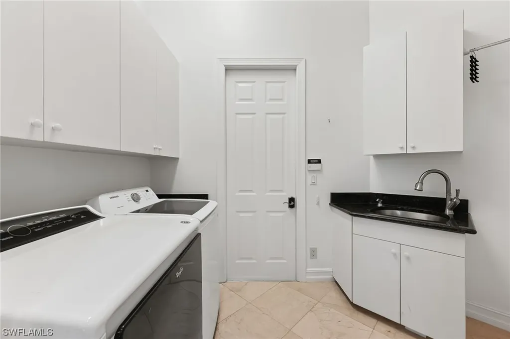 3987 Stonesthrow Court Naples FL 34109