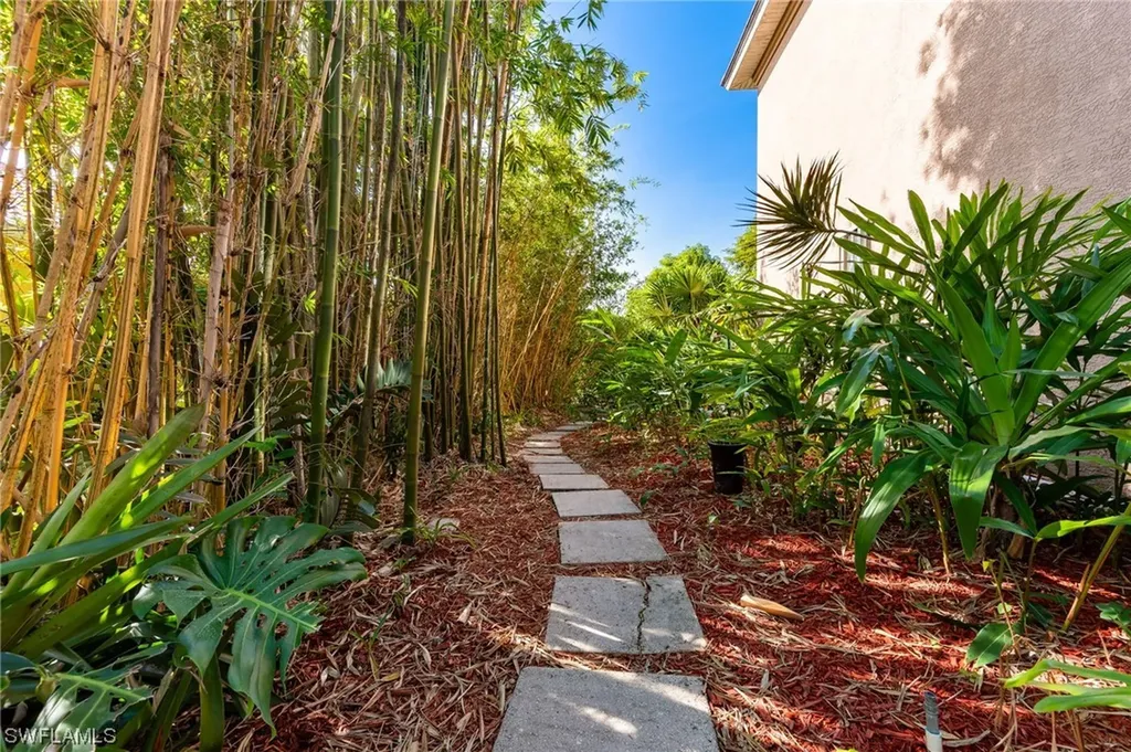 3987 Stonesthrow Court Naples FL 34109