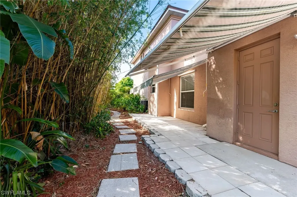3987 Stonesthrow Court Naples FL 34109