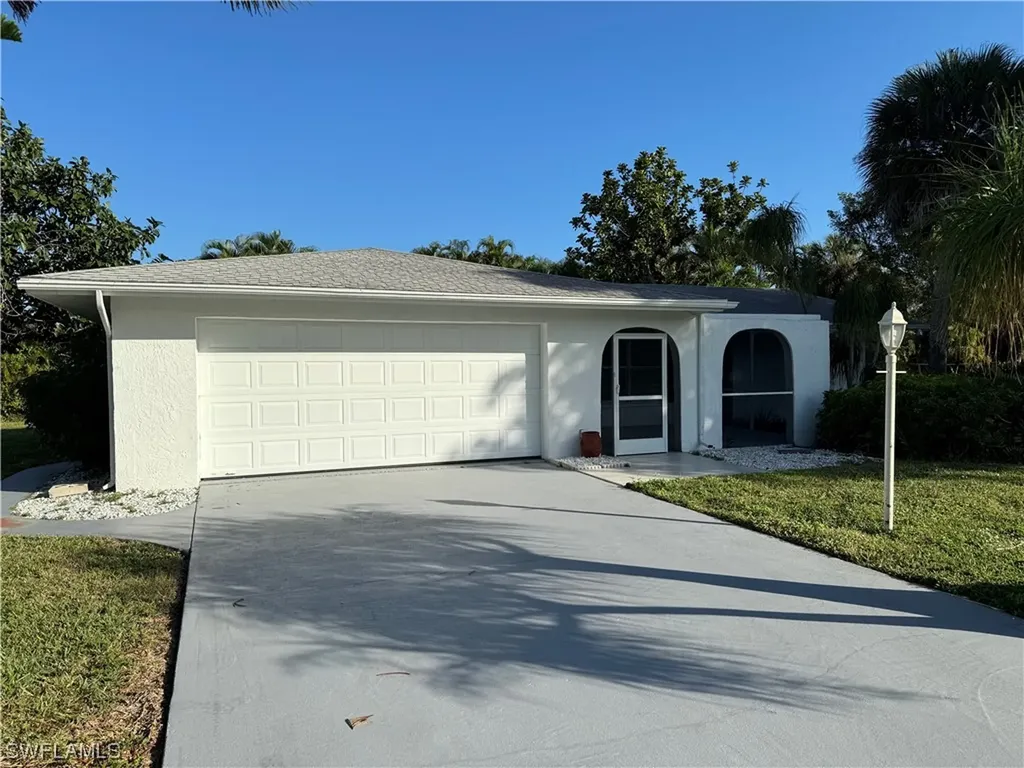 2393 Outrigger Lane Naples FL 34104