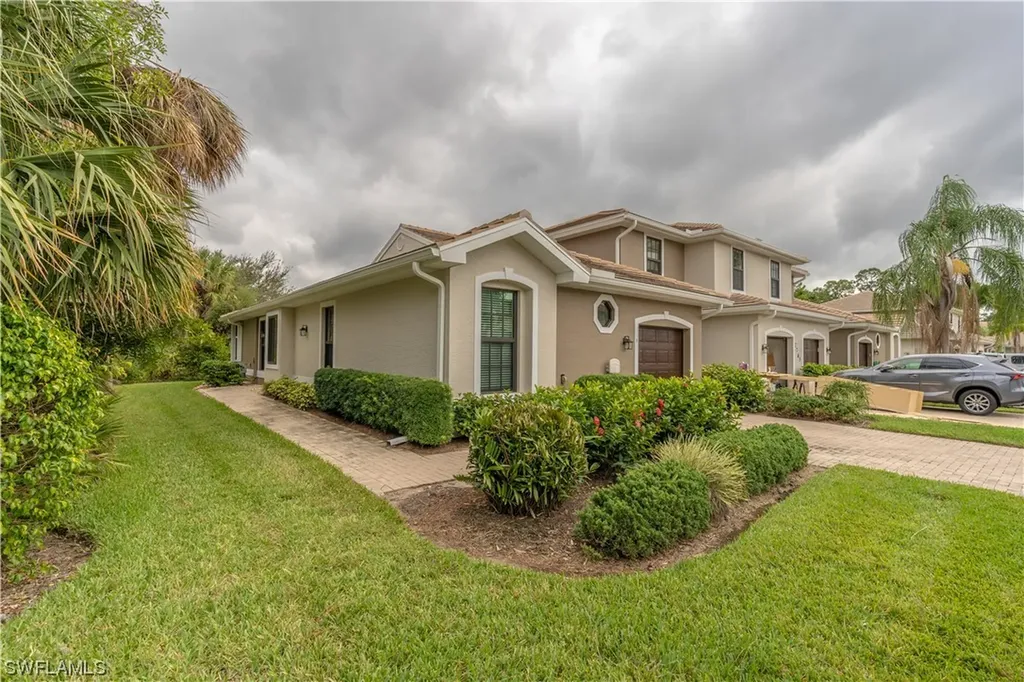 7785 Woodbrook Circle Naples FL 34104