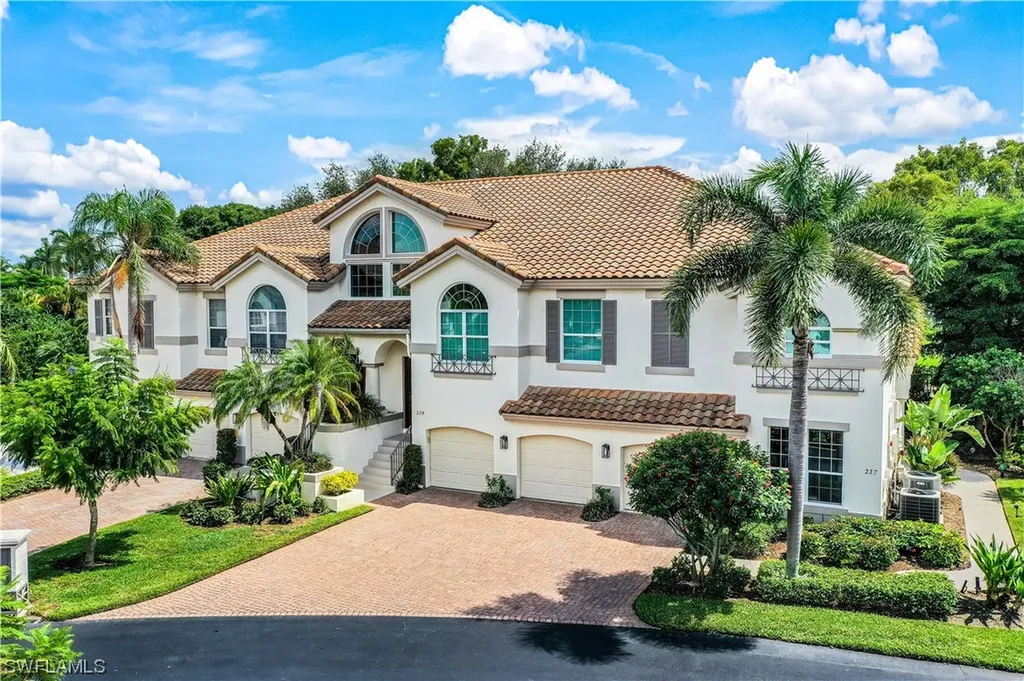 Naples FL, 217 Colonade Circle