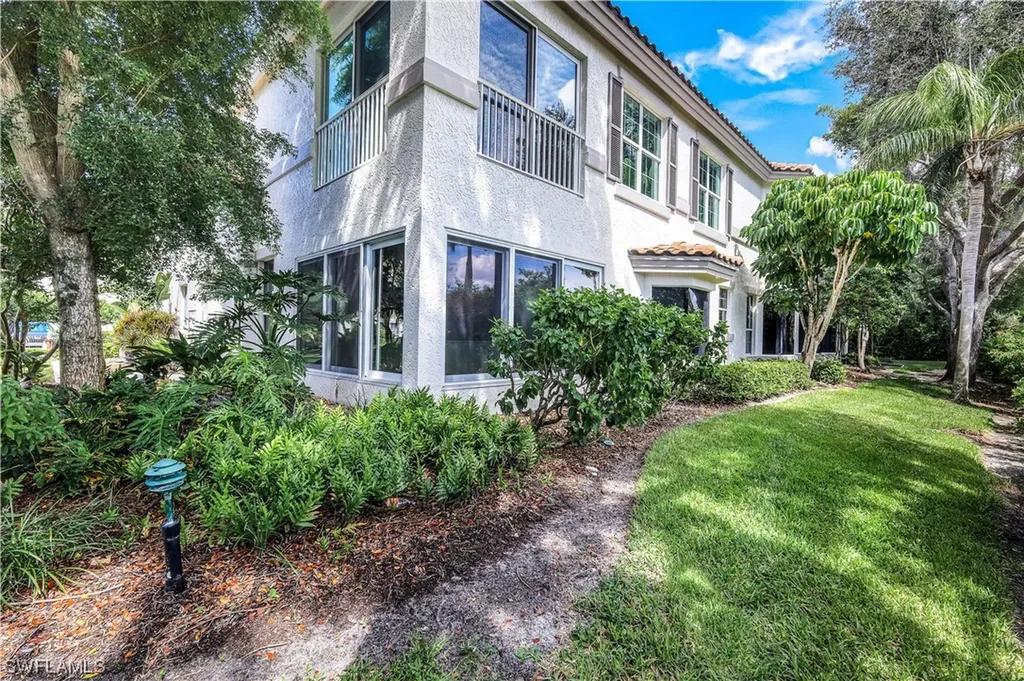217 Colonade Circle Naples FL 34103