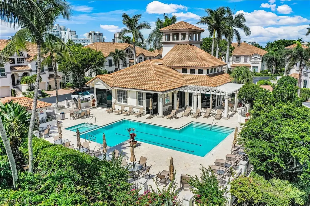 217 Colonade Circle Naples FL 34103