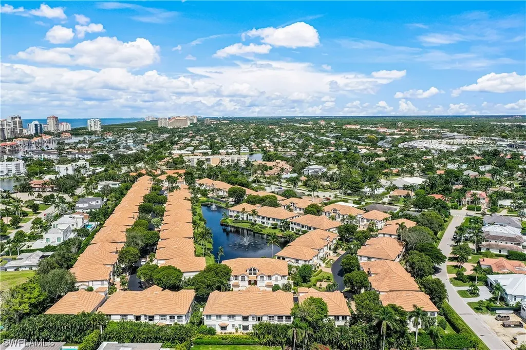 217 Colonade Circle Naples FL 34103