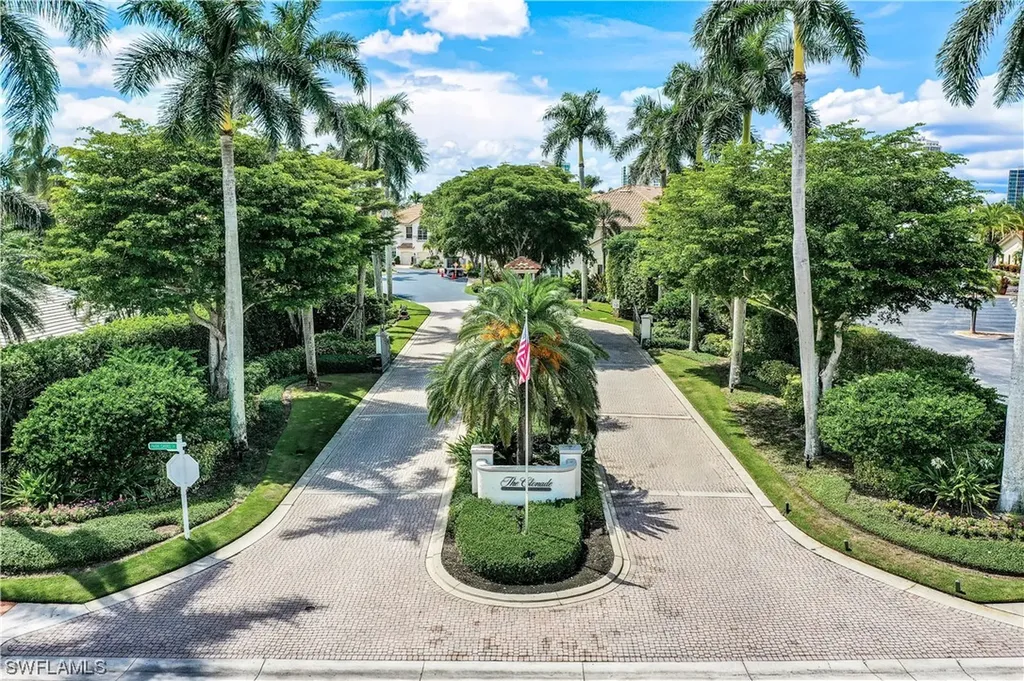217 Colonade Circle Naples FL 34103
