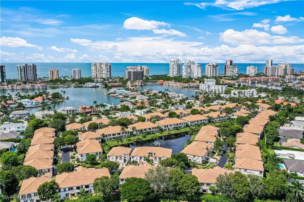 217 Colonade Circle Naples FL 34103