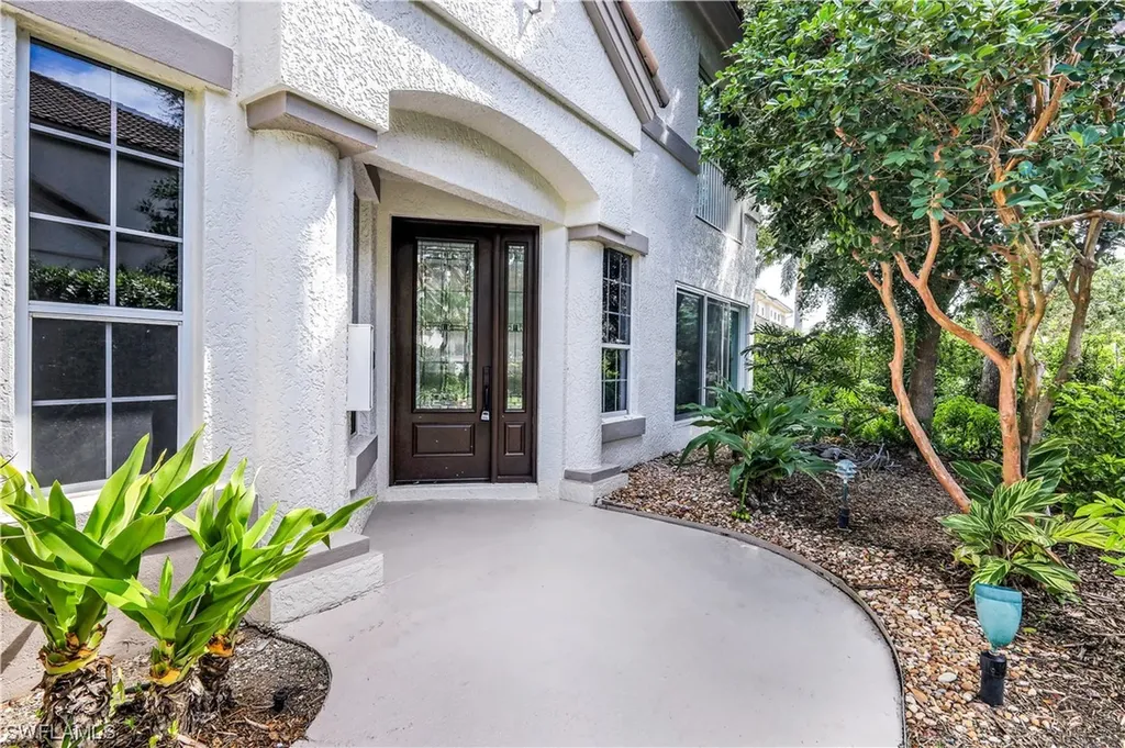 217 Colonade Circle Naples FL 34103