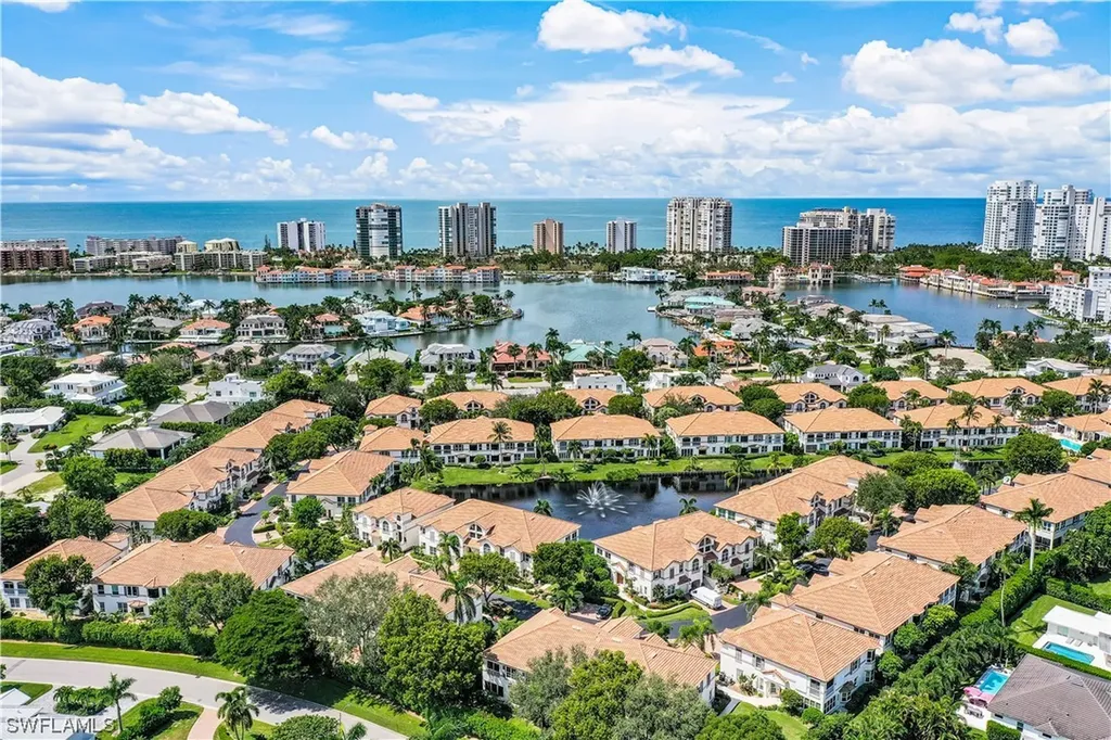 217 Colonade Circle Naples FL 34103