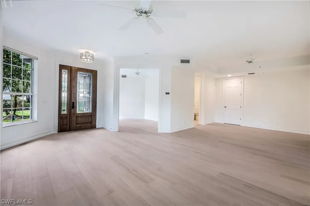 217 Colonade Circle Naples FL 34103