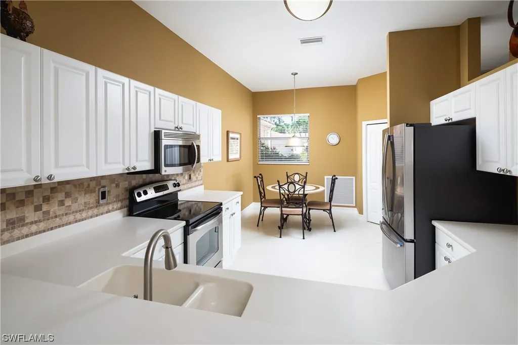 8165 Sanctuary Drive Naples FL 34104