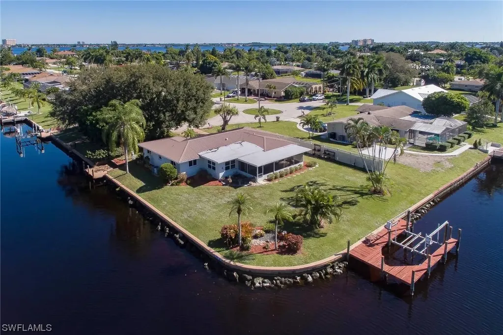 1402 Willshire Court Cape Coral FL 33904