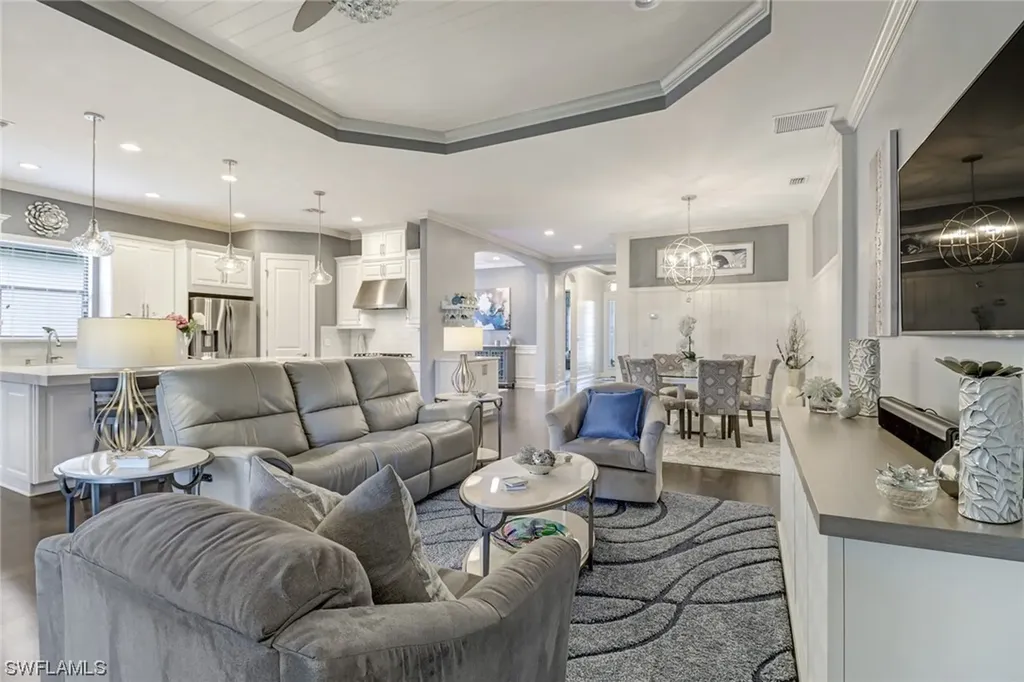 8875 Vaccaro Court Naples FL 34119