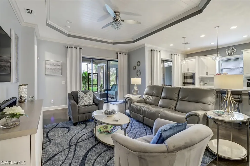 8875 Vaccaro Court Naples FL 34119