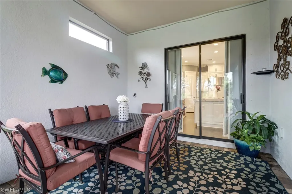 8875 Vaccaro Court Naples FL 34119
