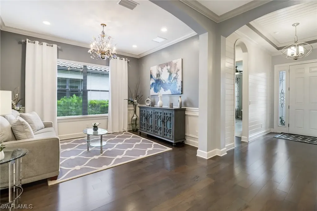 8875 Vaccaro Court Naples FL 34119