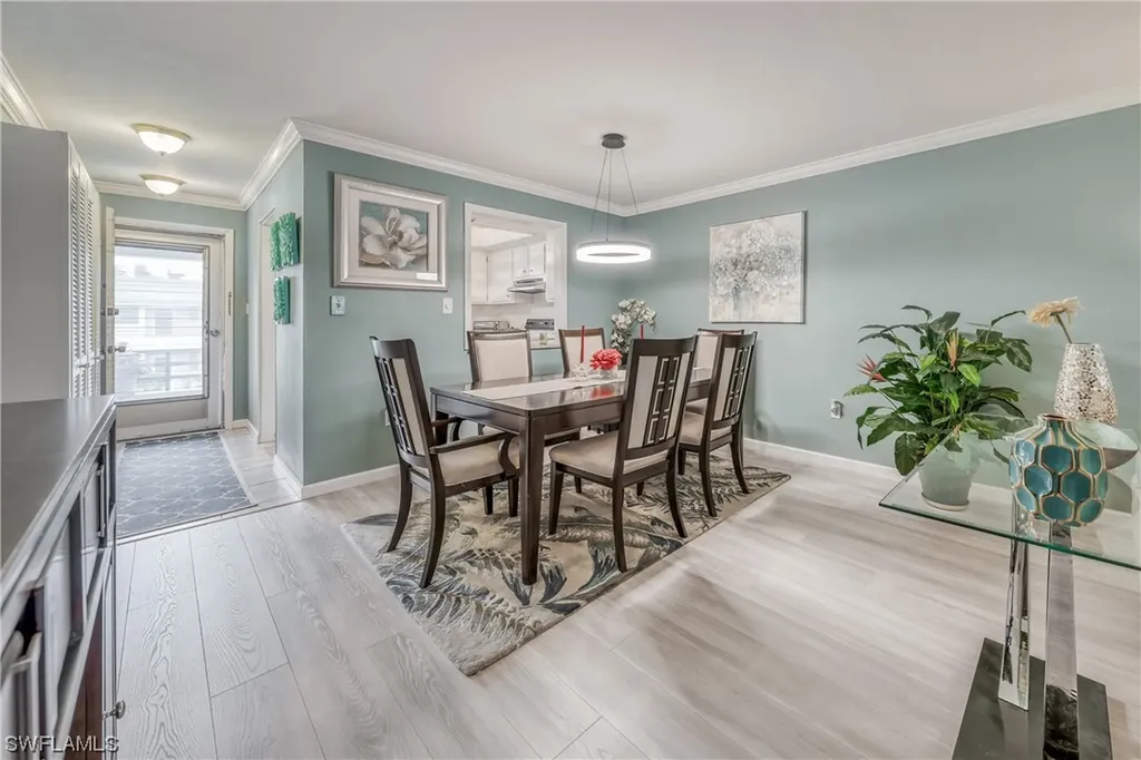 300 Valley Stream Drive Naples FL 34113