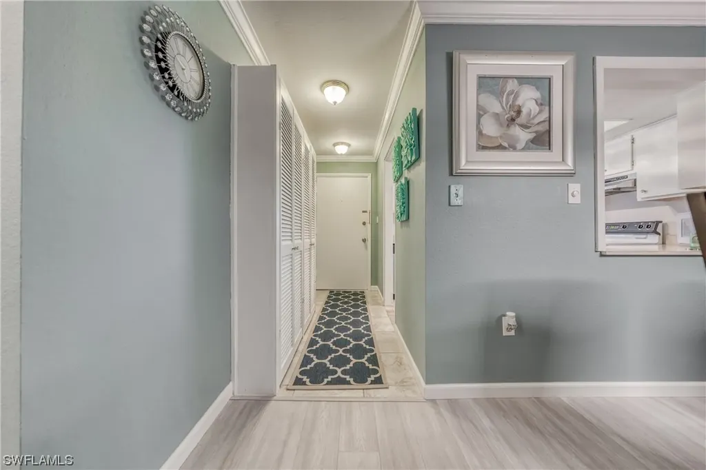 300 Valley Stream Drive Naples FL 34113