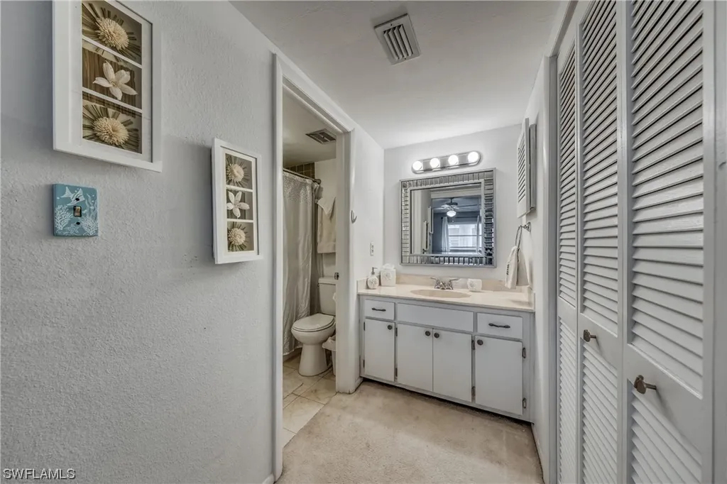 300 Valley Stream Drive Naples FL 34113