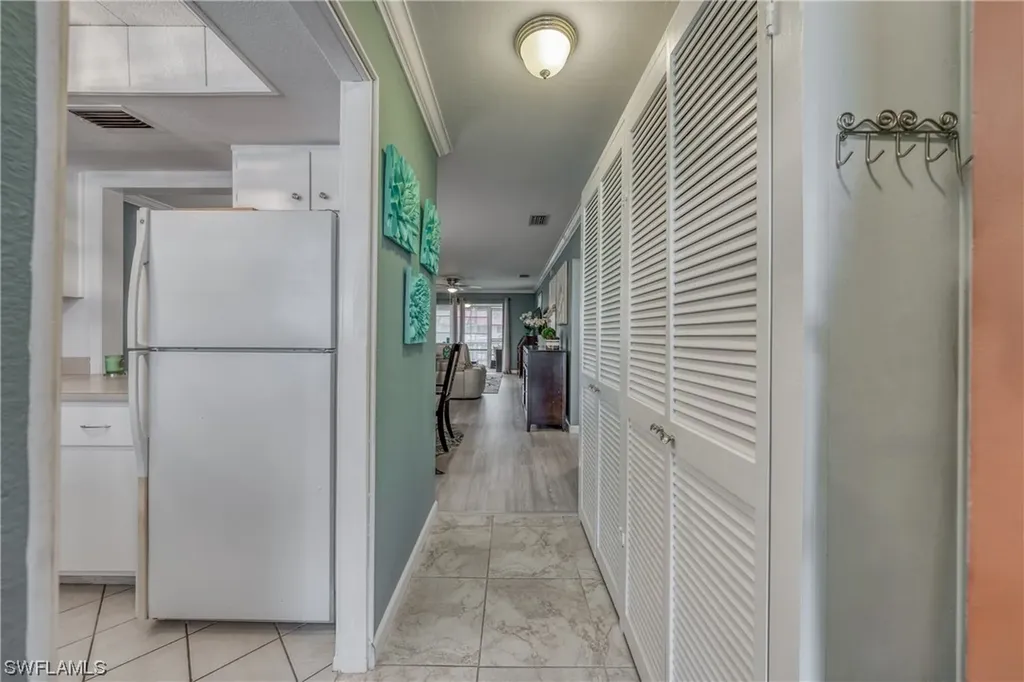 300 Valley Stream Drive Naples FL 34113