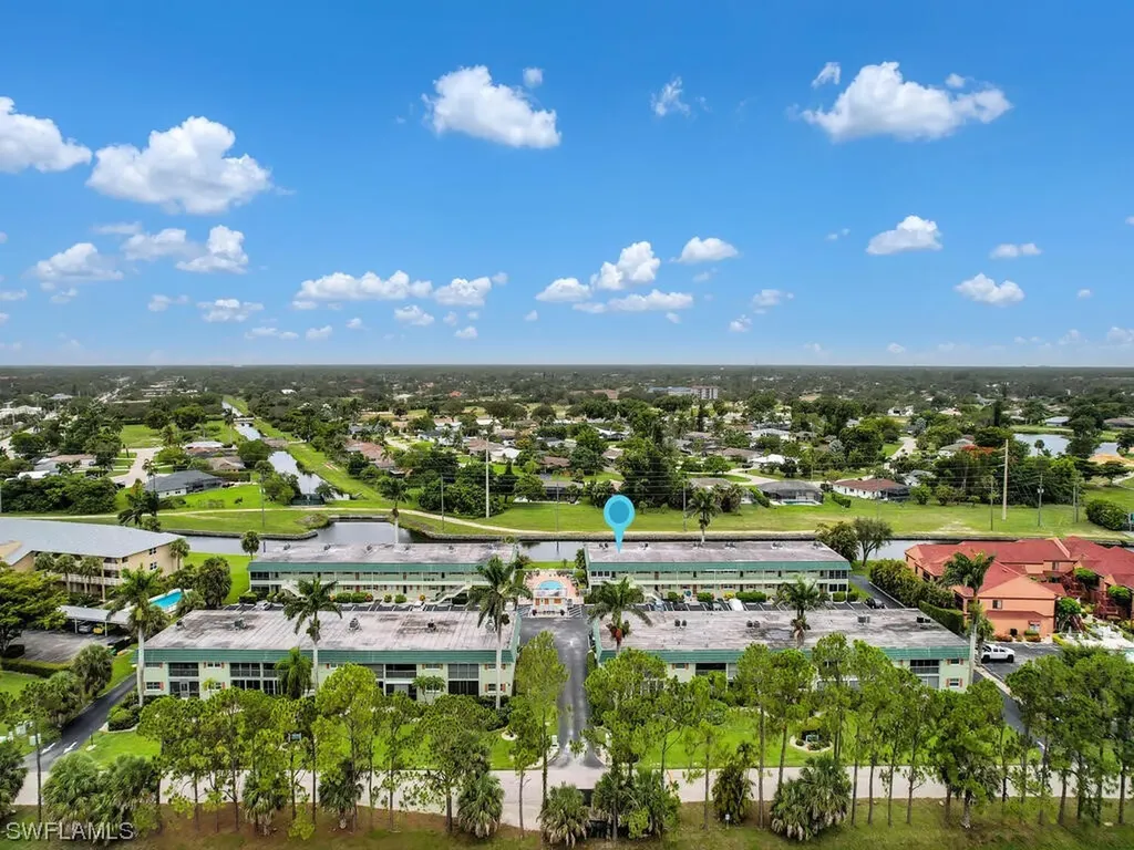 300 Valley Stream Drive Naples FL 34113