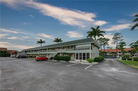 300 Valley Stream Drive Naples FL 34113