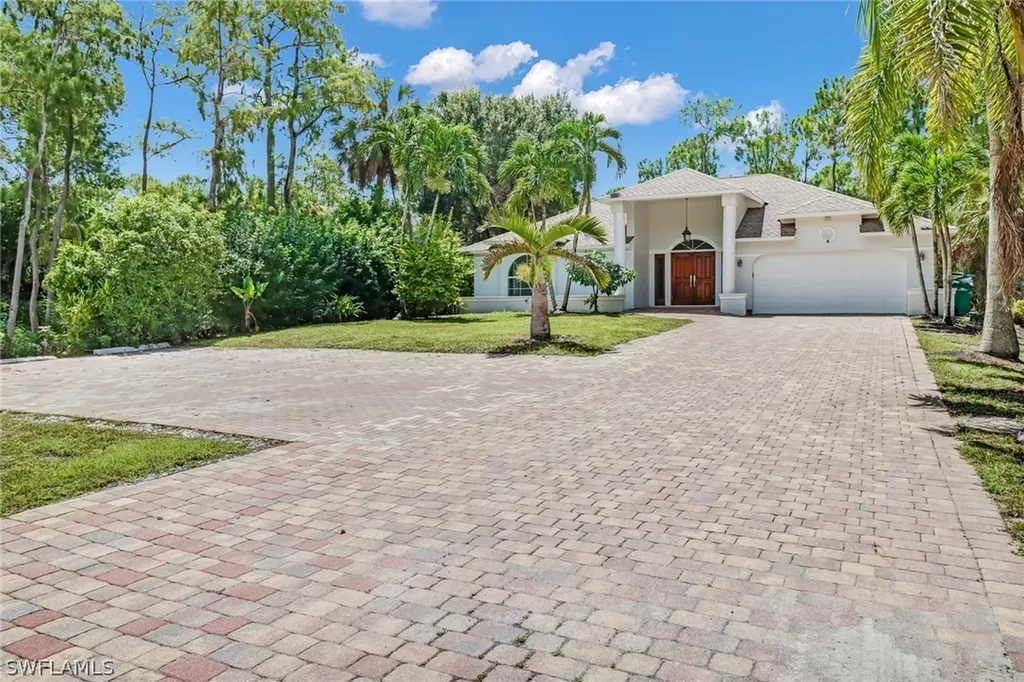 4540 Pine Ridge Road Naples FL 34119
